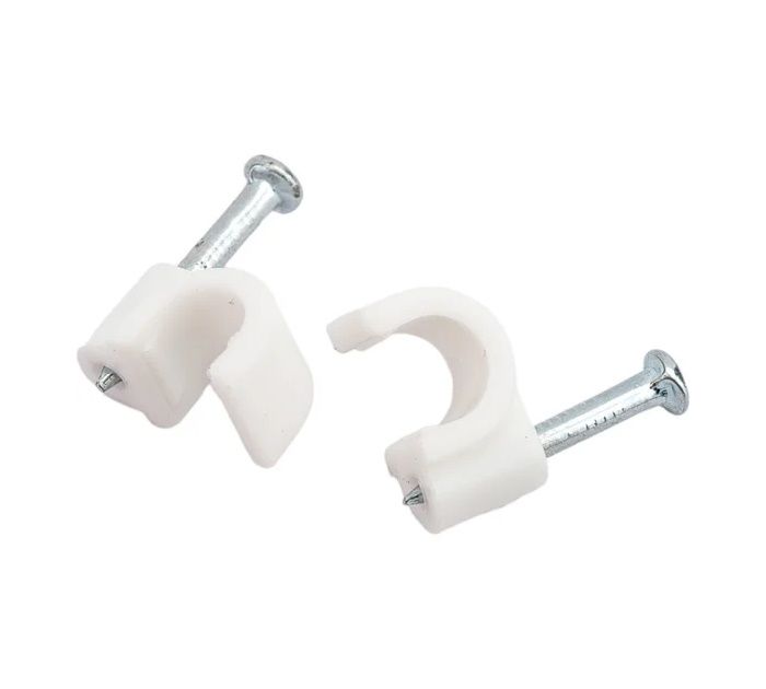 Пластиковые скобы с гвоздем